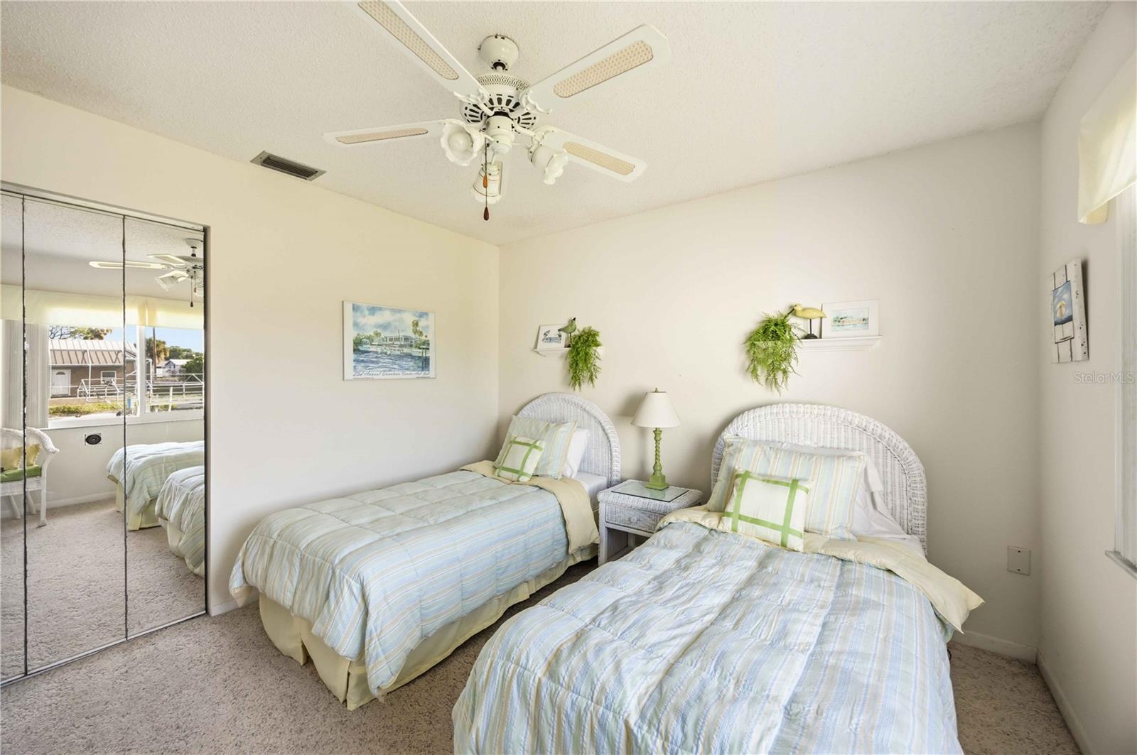 Image 28 of 60 For 886 4th Street