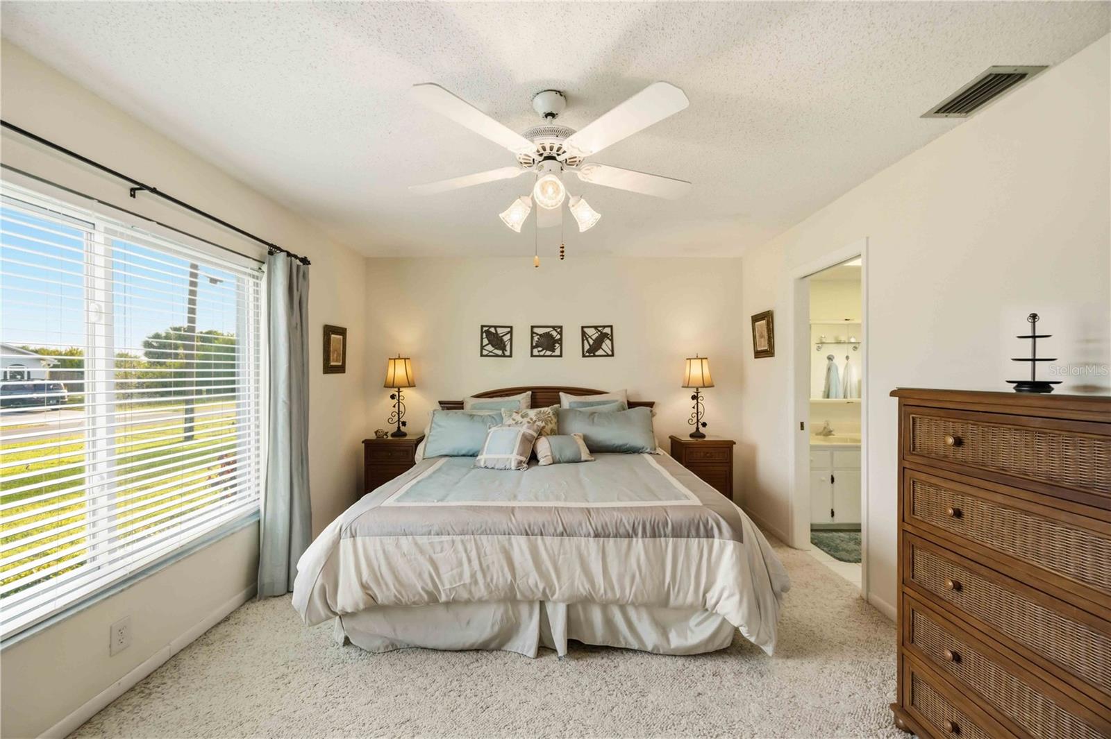 Image 32 of 60 For 886 4th Street