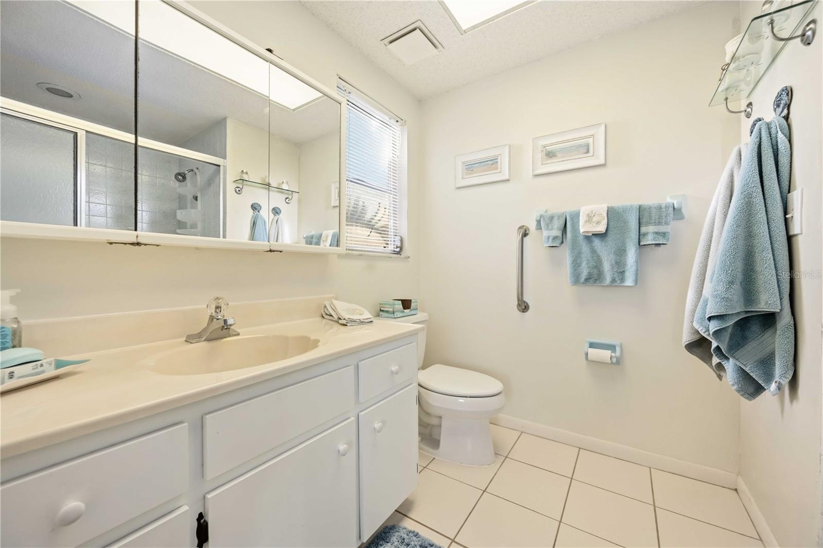 Image 37 of 60 For 886 4th Street