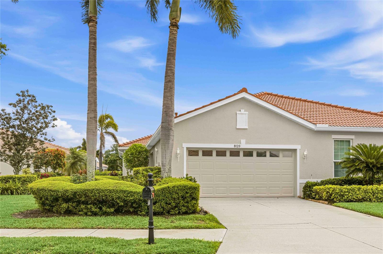 Image 10 of 47 For 8120 Victoria Falls Circle