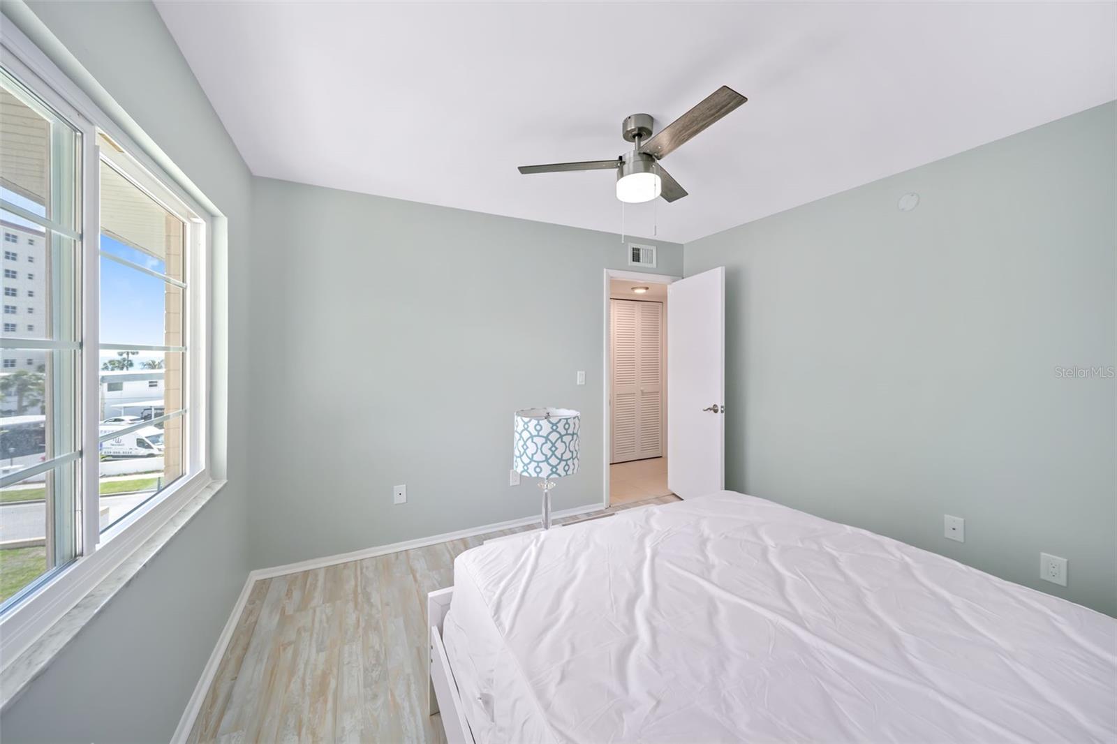 Image 20 of 53 For 200 The Esplanade N C14