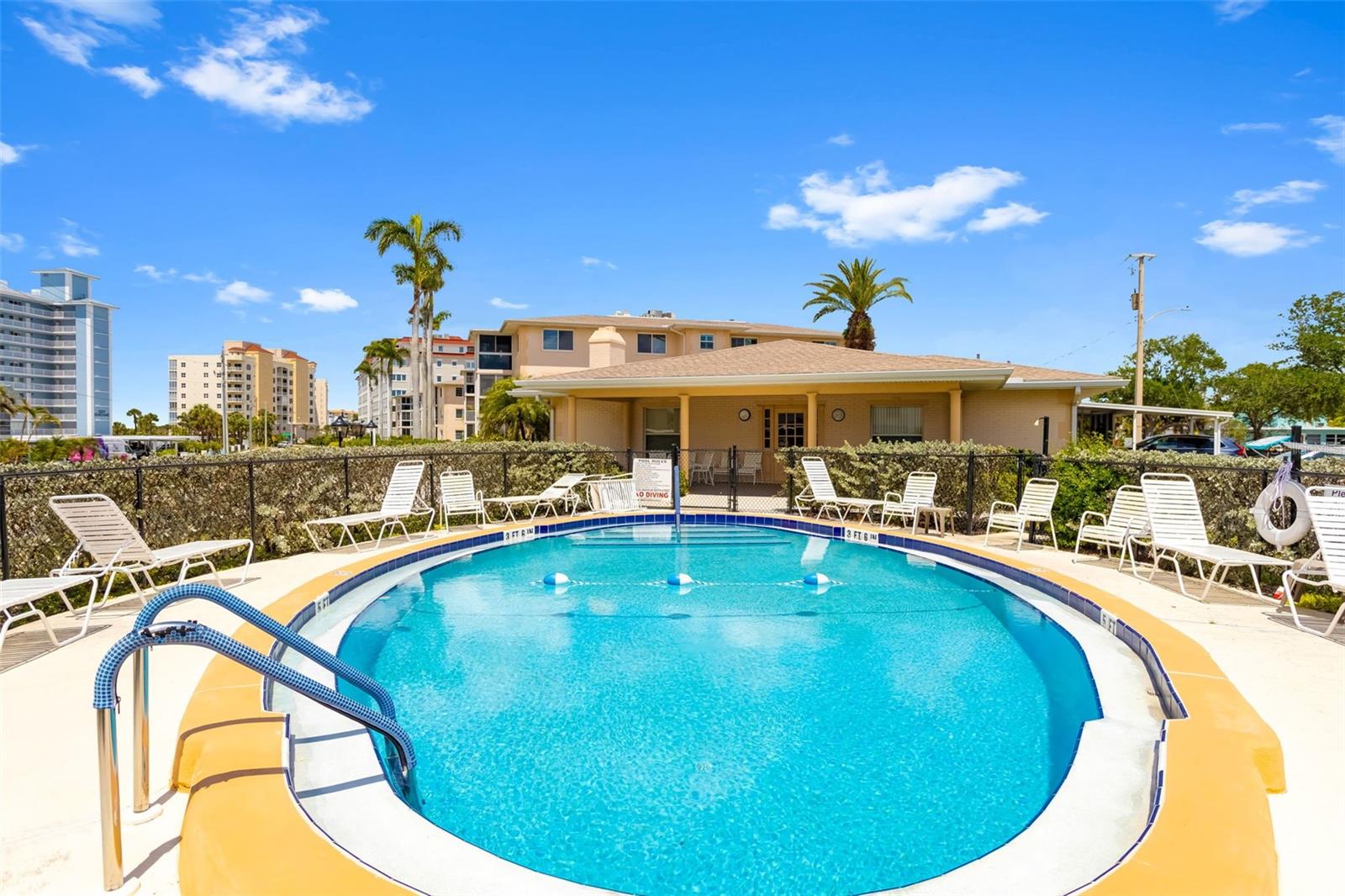 Image 25 of 53 For 200 The Esplanade N C14