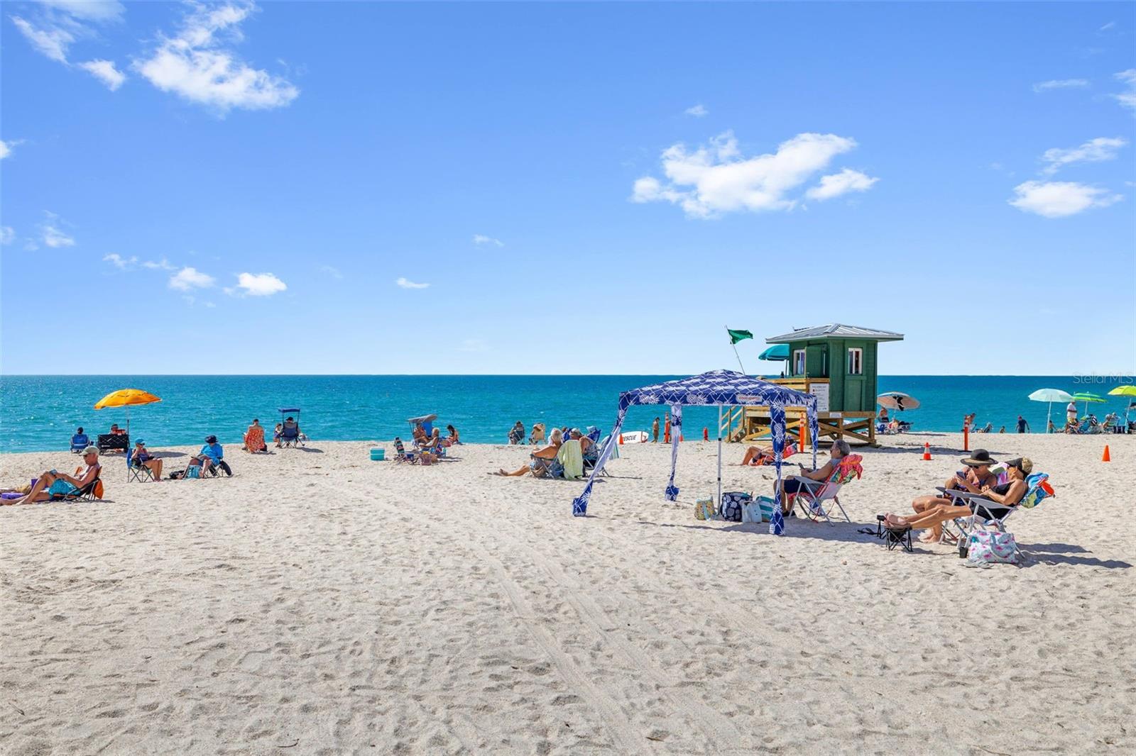 Image 45 of 53 For 200 The Esplanade N C14