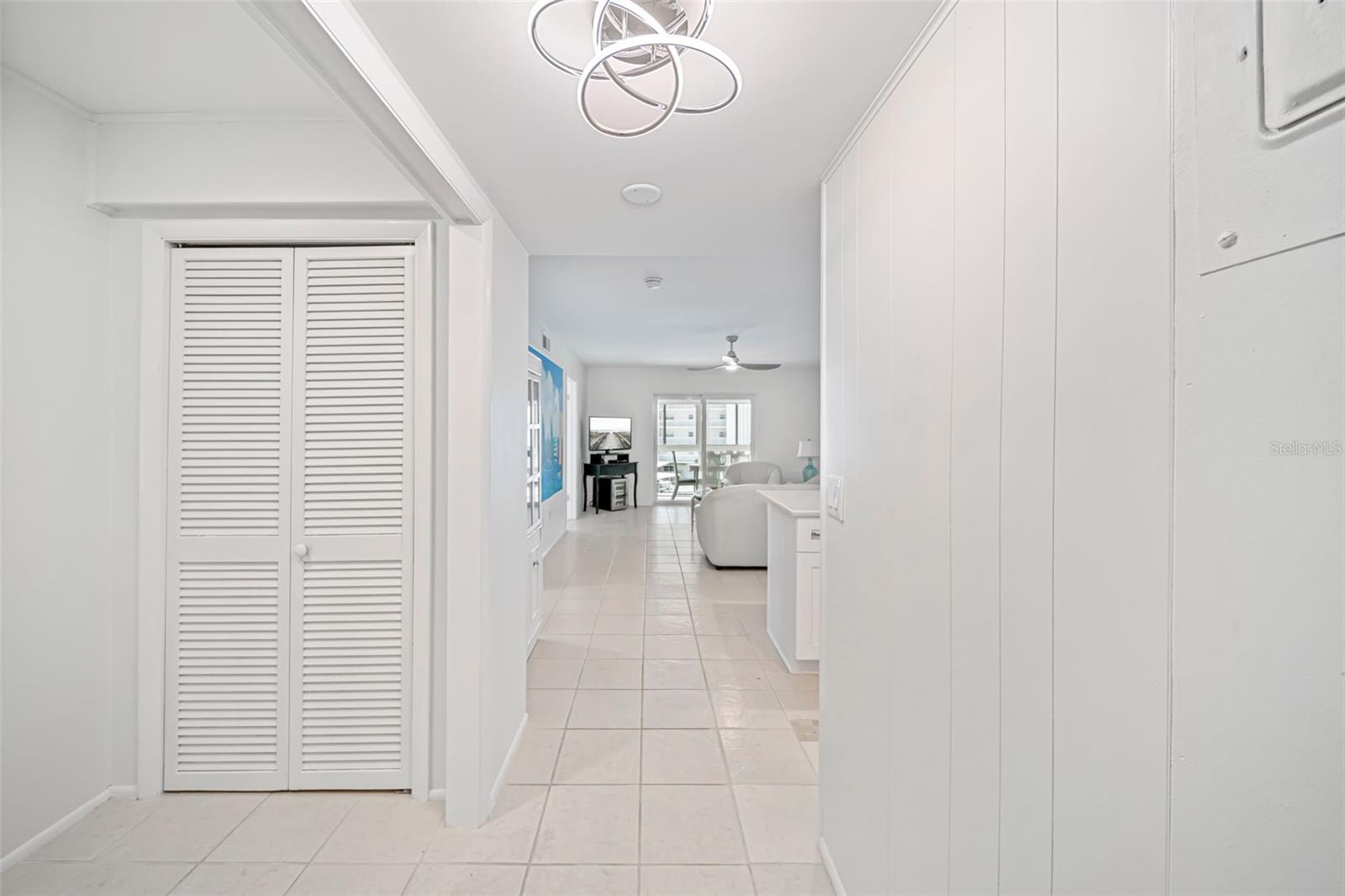 Image 5 of 53 For 200 The Esplanade N C14