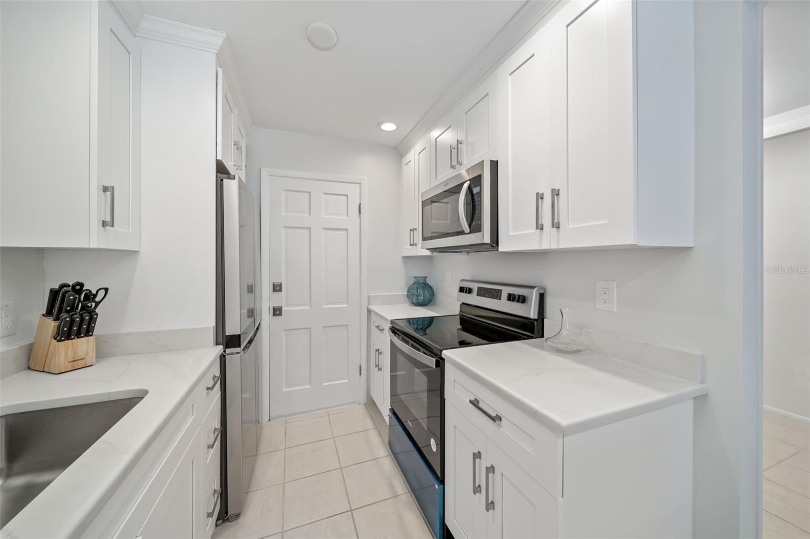 Image 7 of 53 For 200 The Esplanade N C14