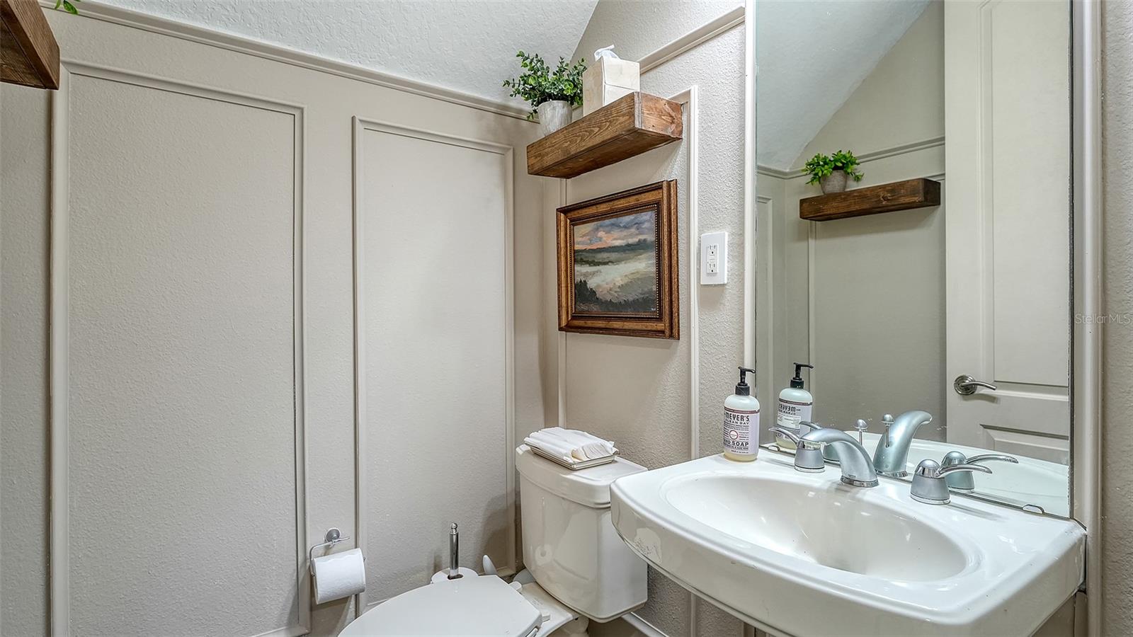 Image 16 of 56 For 235 Cocoanut Avenue 106-b