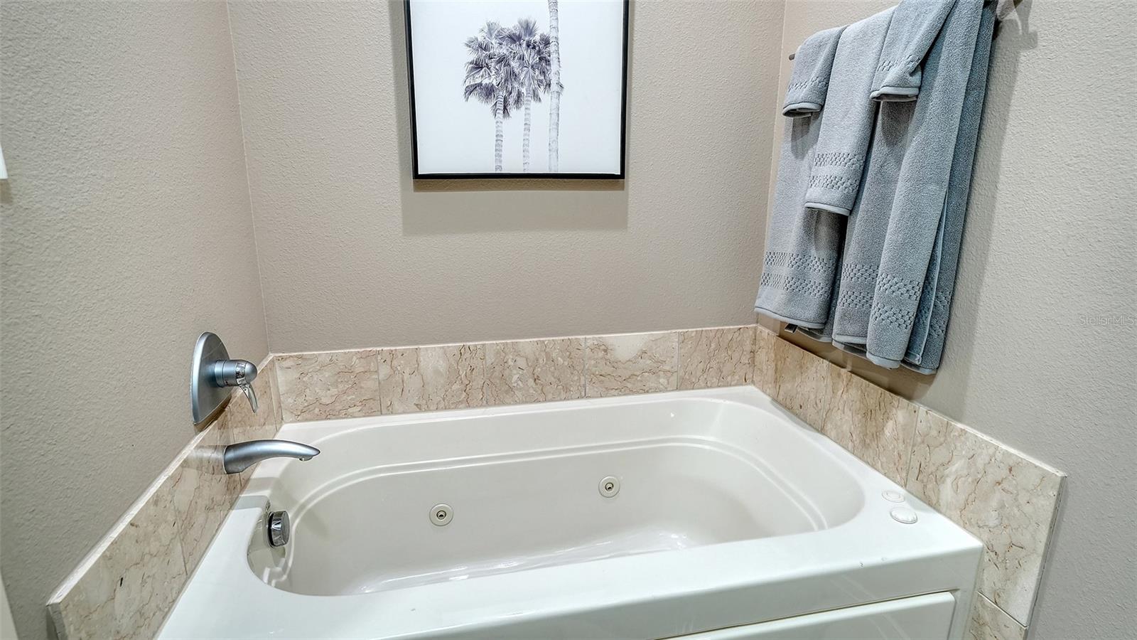 Image 23 of 56 For 235 Cocoanut Avenue 106-b