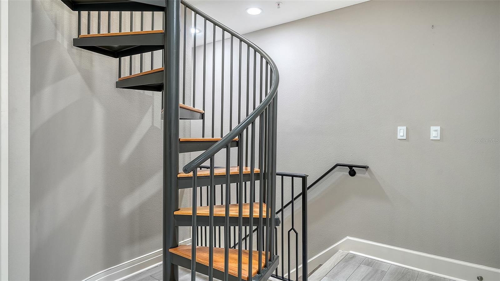 Image 24 of 56 For 235 Cocoanut Avenue 106-b