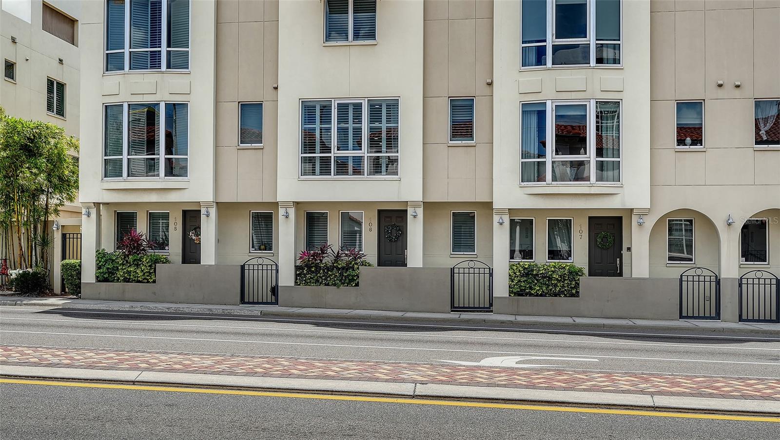 Image 3 of 56 For 235 Cocoanut Avenue 106-b