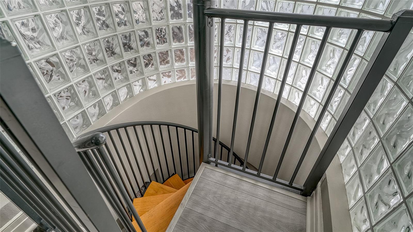 Image 38 of 56 For 235 Cocoanut Avenue 106-b