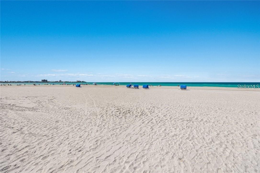 Image 20 of 22 For 2100 Benjamin Franklin Drive 203