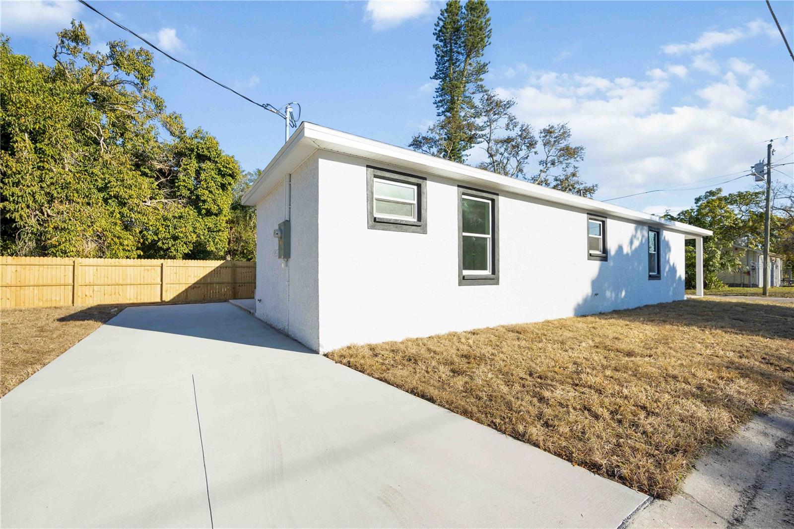 Image 16 of 19 For 520 12th Avenue W