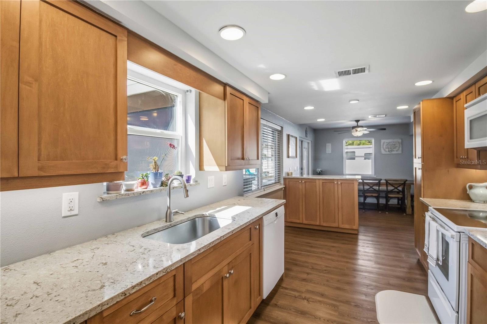 Image 14 of 36 For 7804 54th Court E