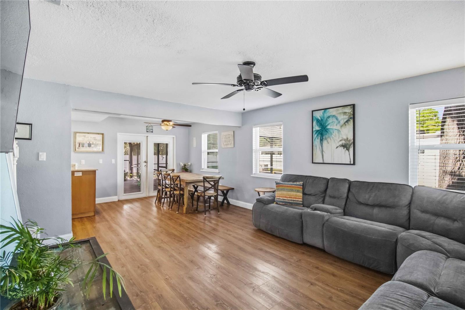 Image 6 of 36 For 7804 54th Court E