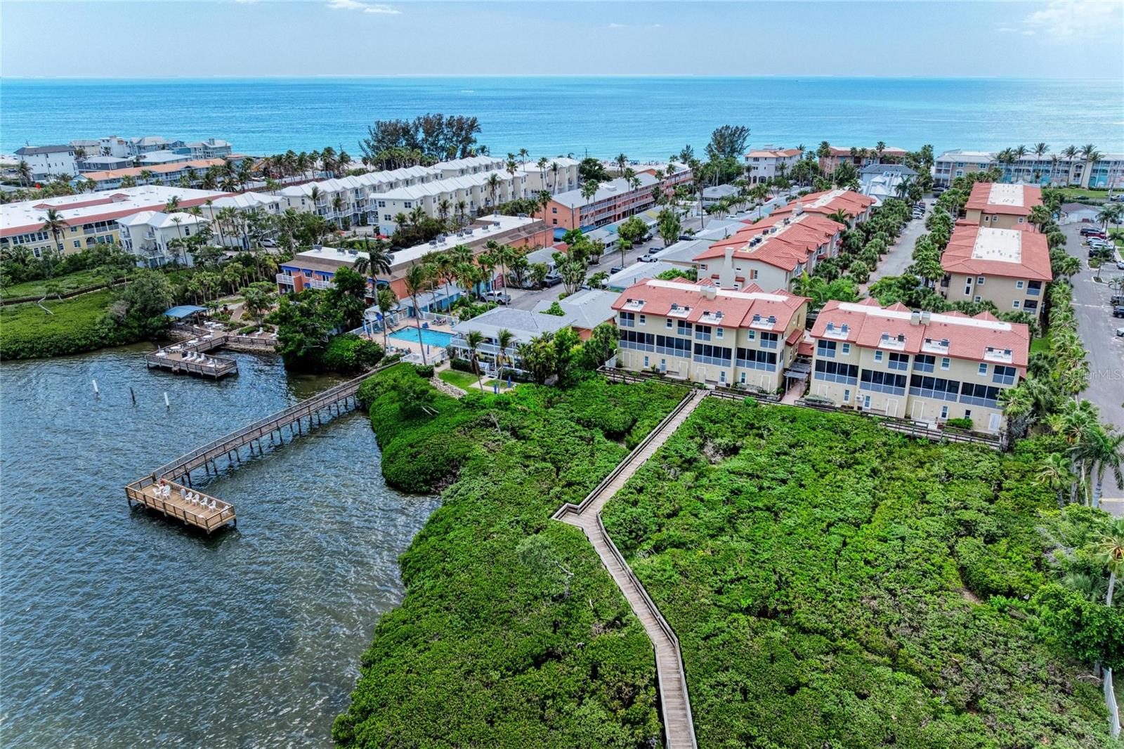 Image 24 of 40 For 1603 Gulf Dr N  26