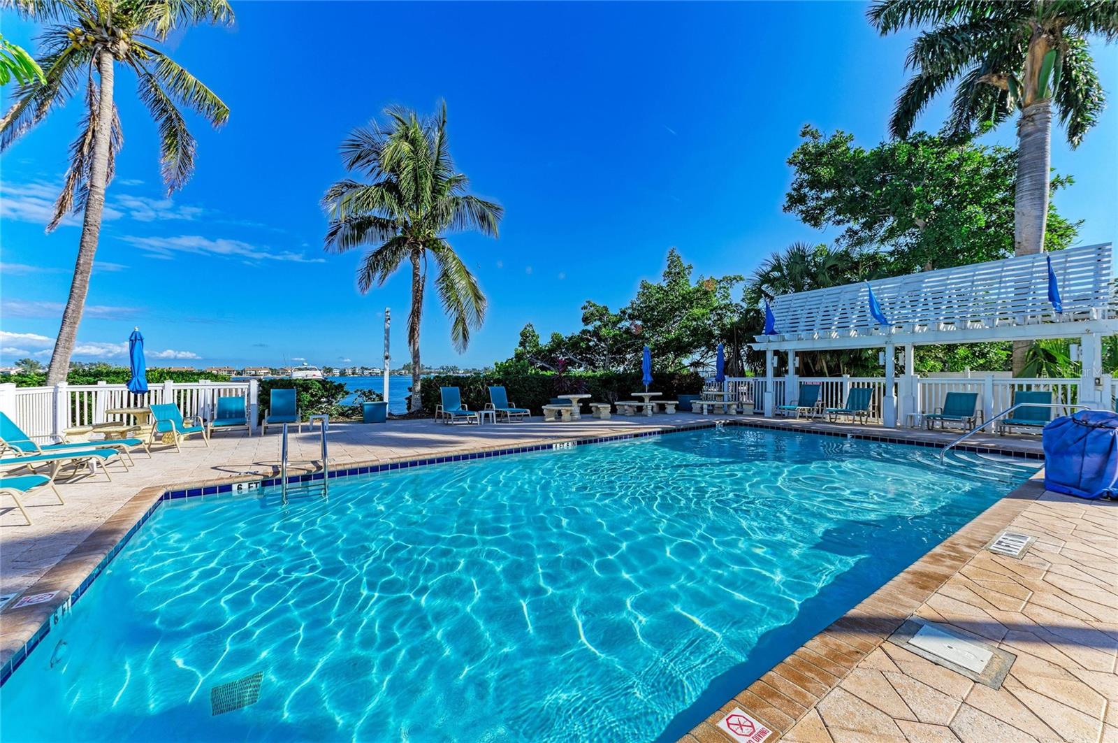 Image 25 of 40 For 1603 Gulf Dr N  26