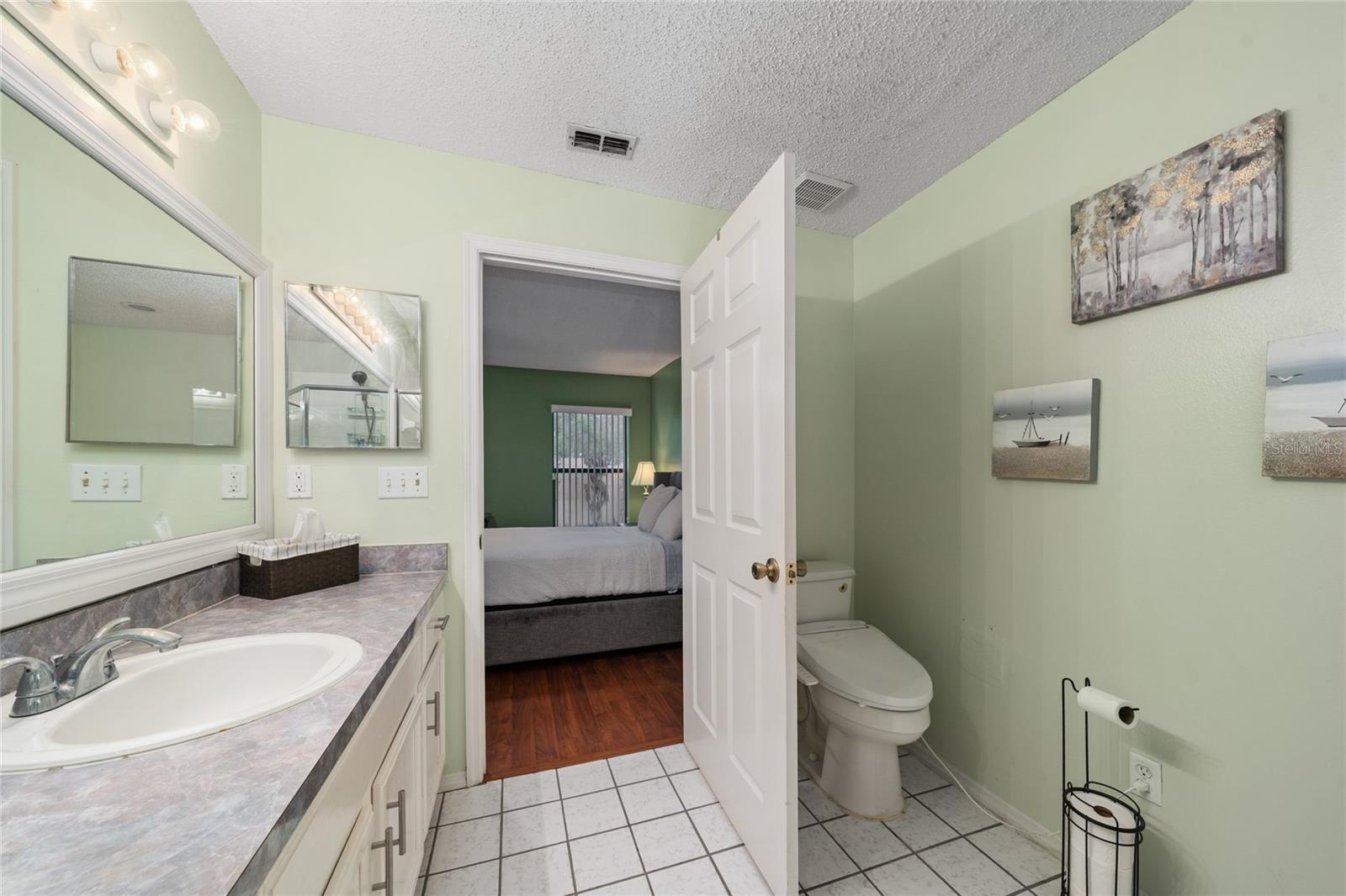 Image 21 of 35 For 703 Swan Lane