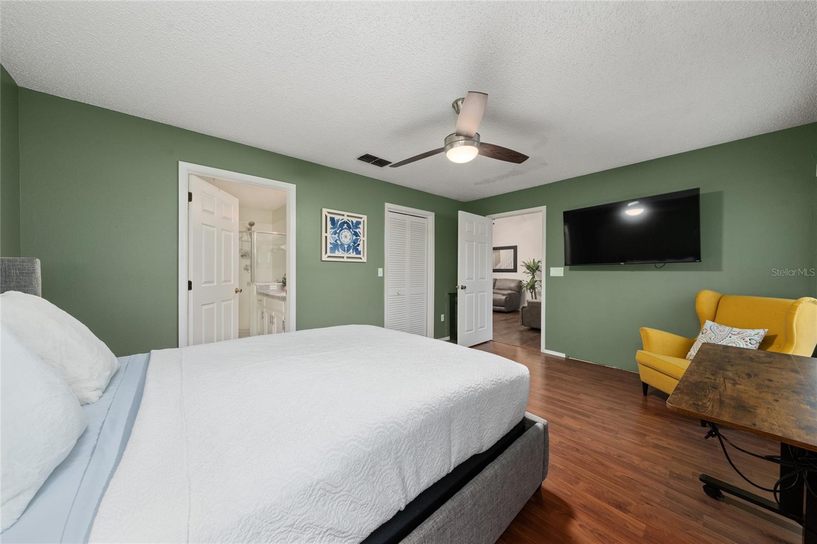 Image 23 of 35 For 703 Swan Lane