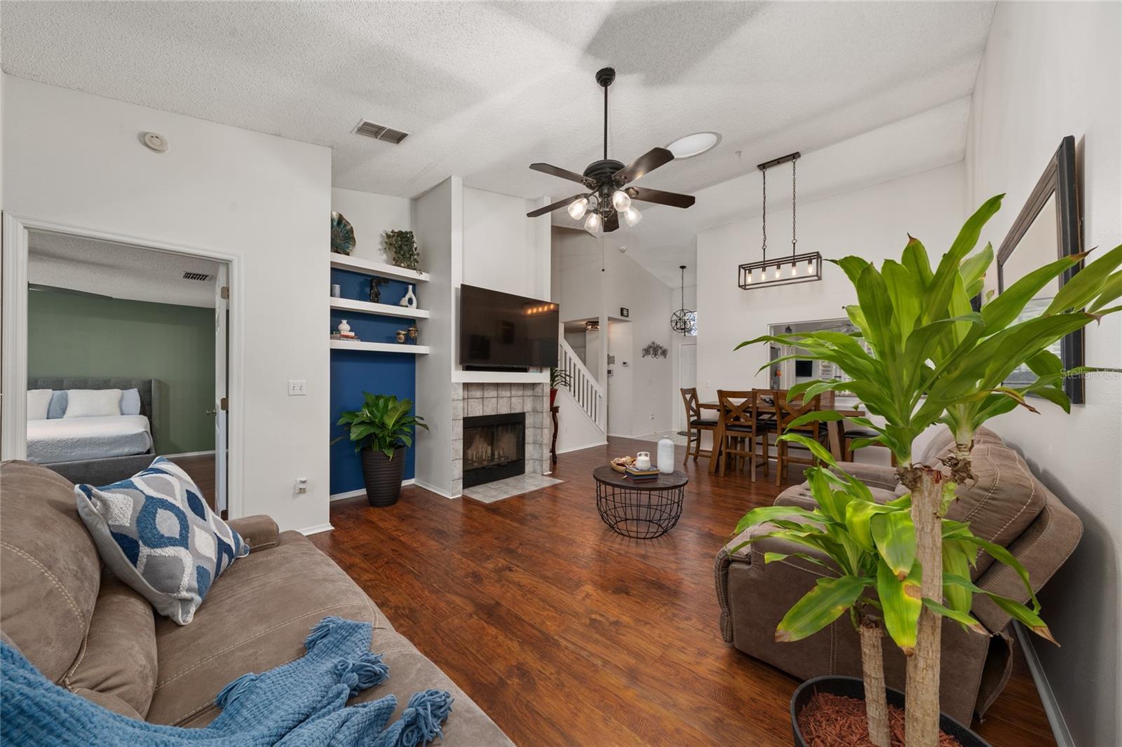 Image 25 of 35 For 703 Swan Lane