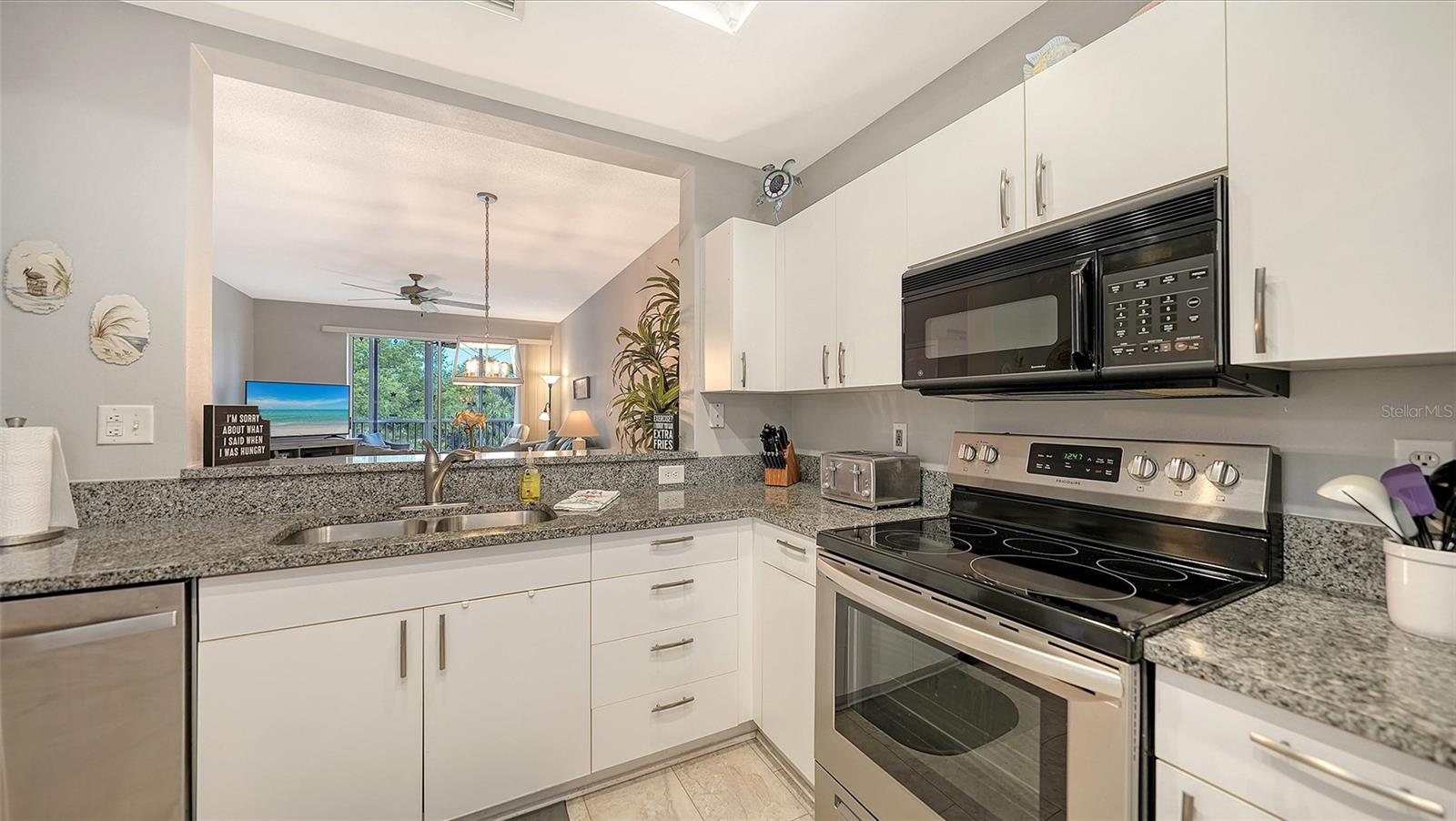 Image 6 of 61 For 9630 Club South Circle 6202