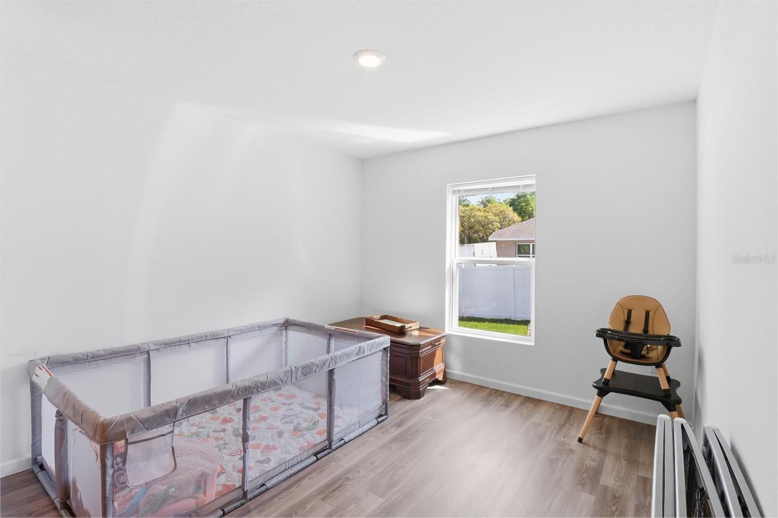 Image 17 of 39 For 8361 Elkcam Boulevard