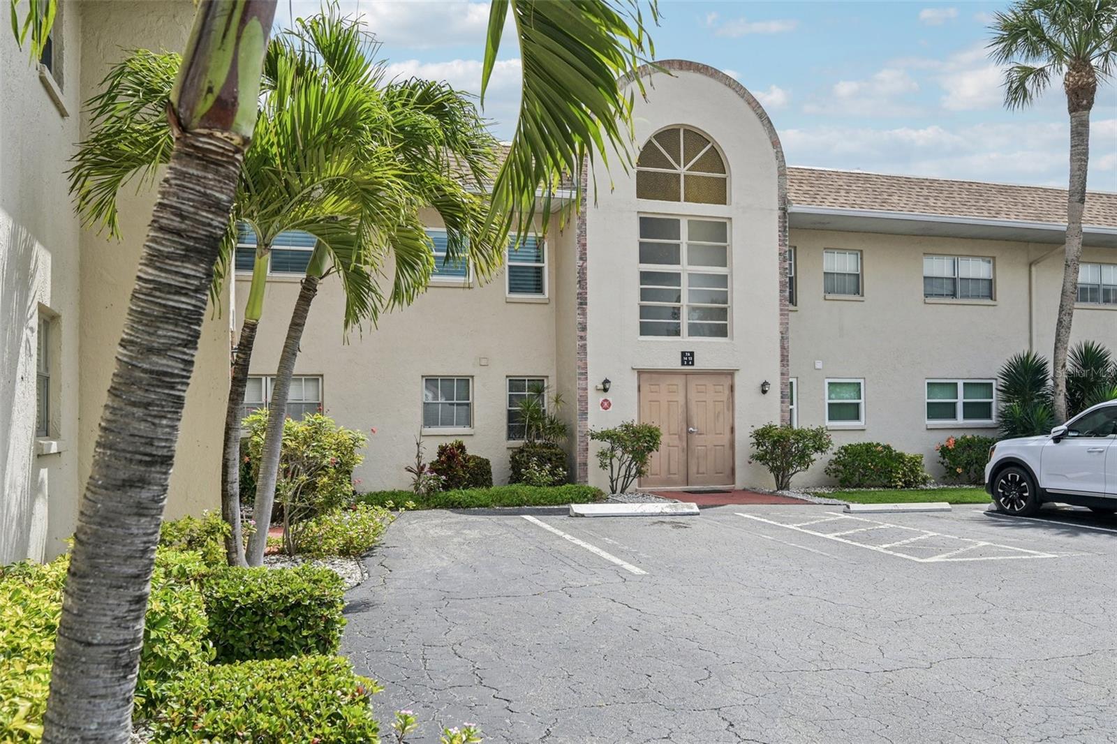 Image 2 of 39 For 2727 75th Street W 7a14