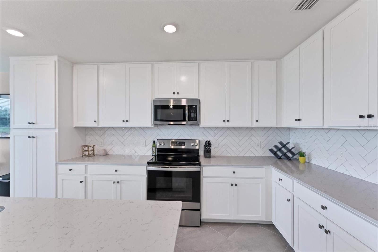 Image 8 of 57 For 17704 Gawthrop Drive 102