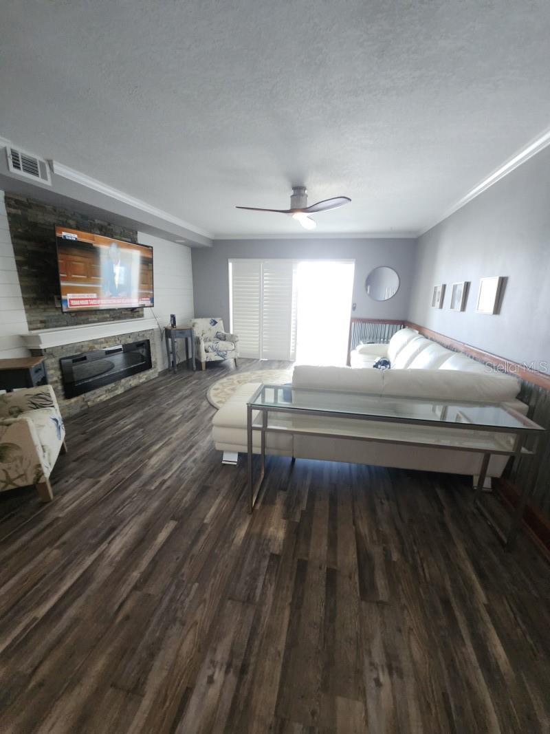 Image 2 of 12 For 1819 Shore Drive S 217