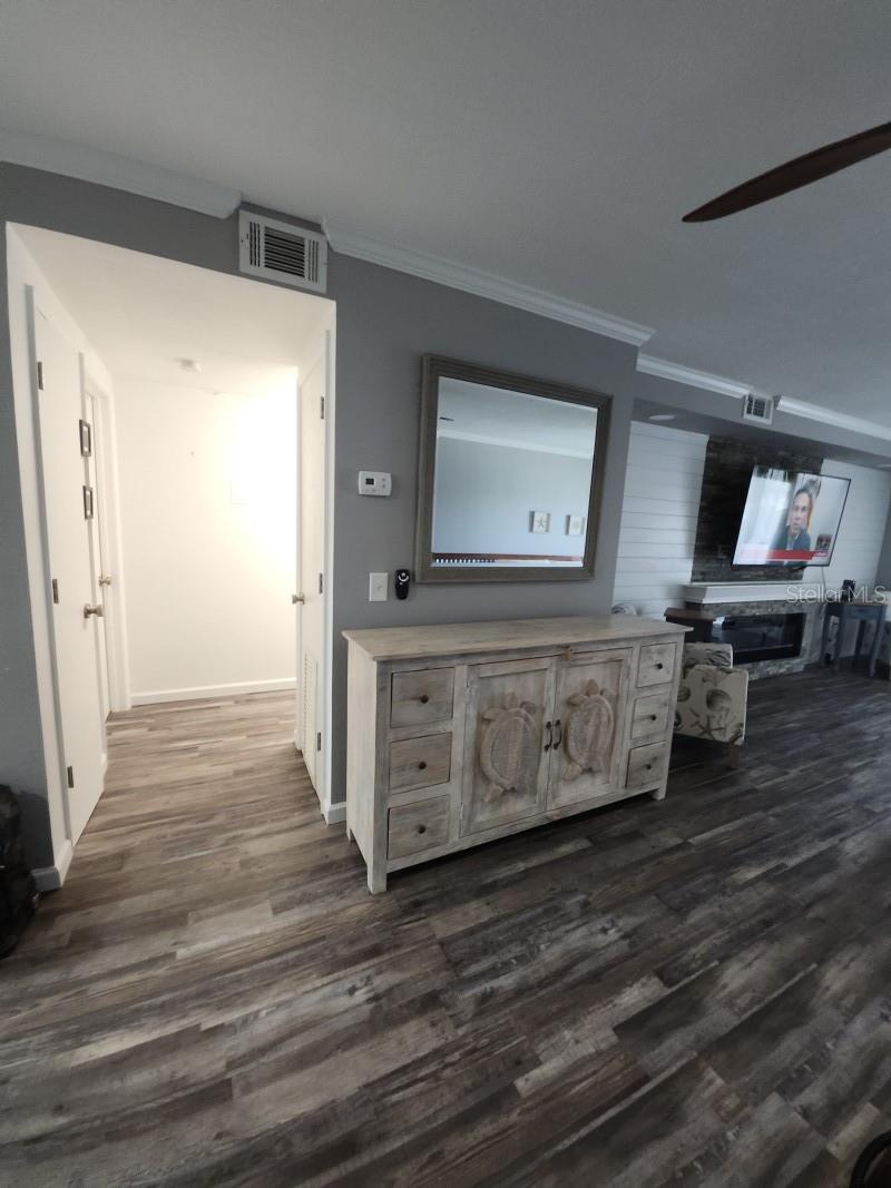 Image 6 of 12 For 1819 Shore Drive S 217