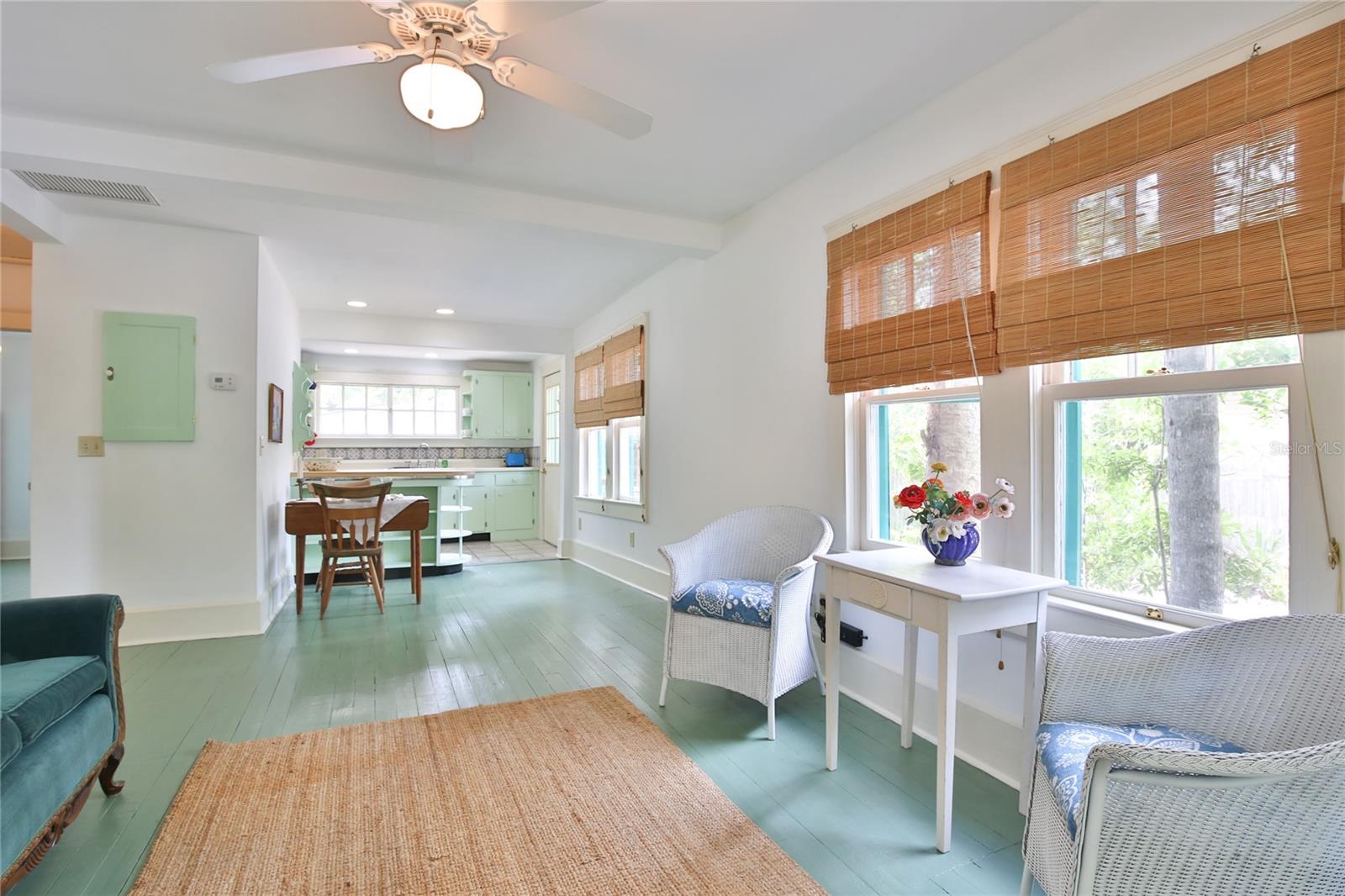 Image 12 of 66 For 708 42nd Street