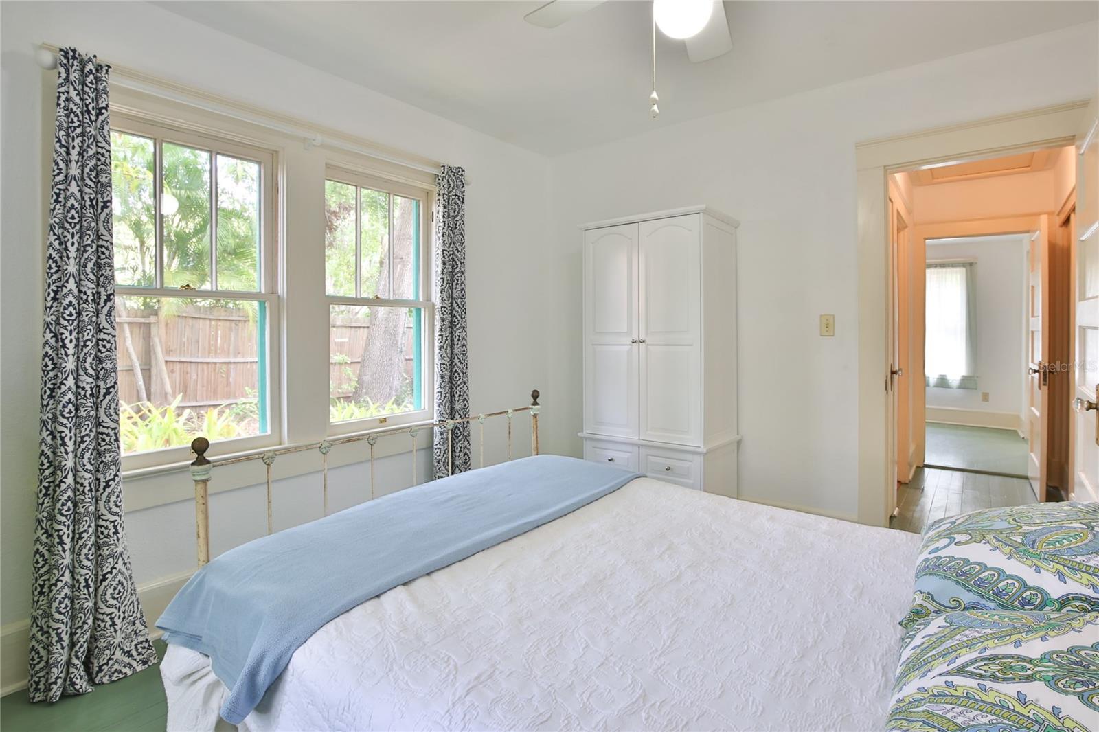 Image 21 of 66 For 708 42nd Street