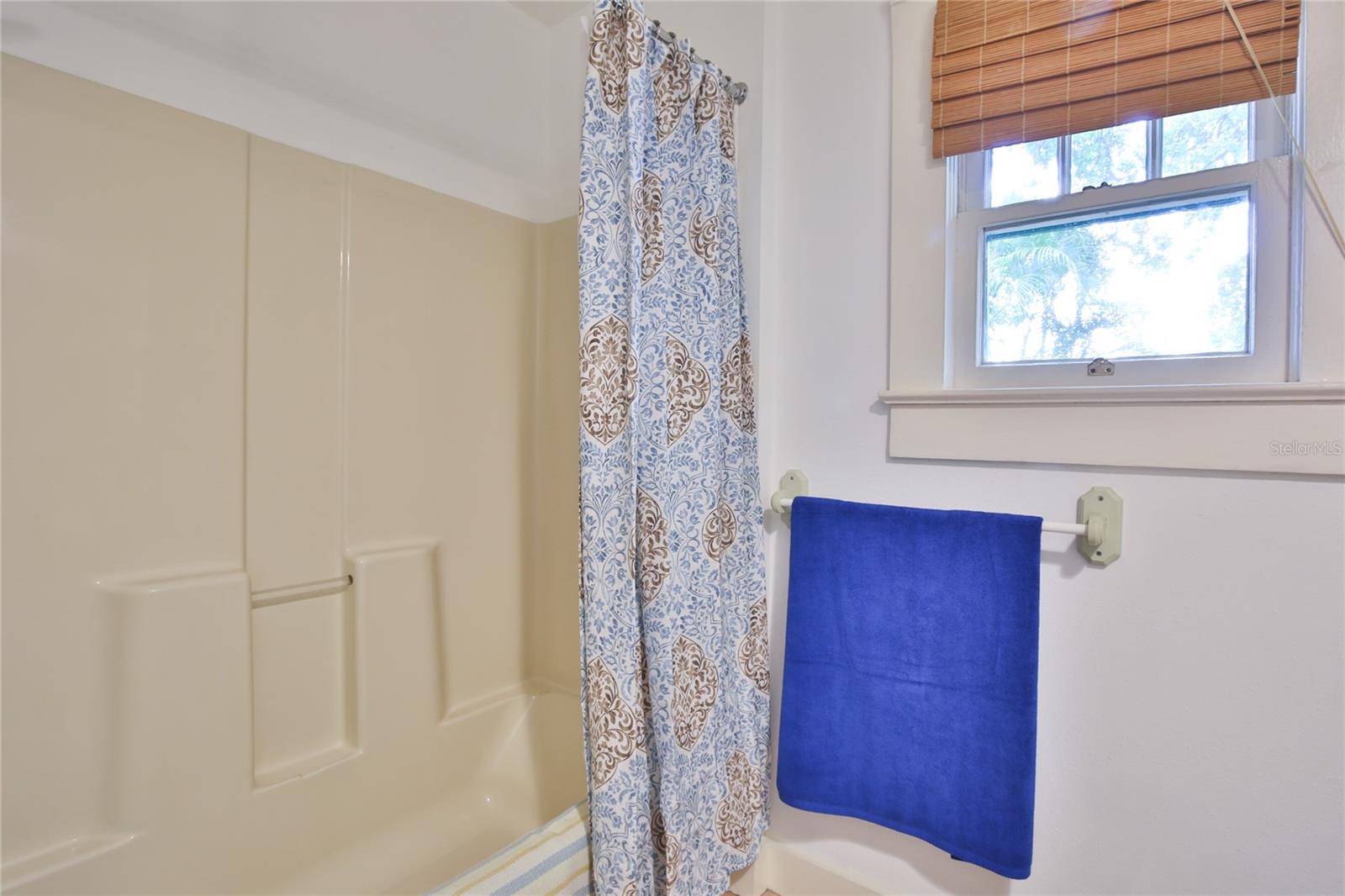 Image 23 of 66 For 708 42nd Street