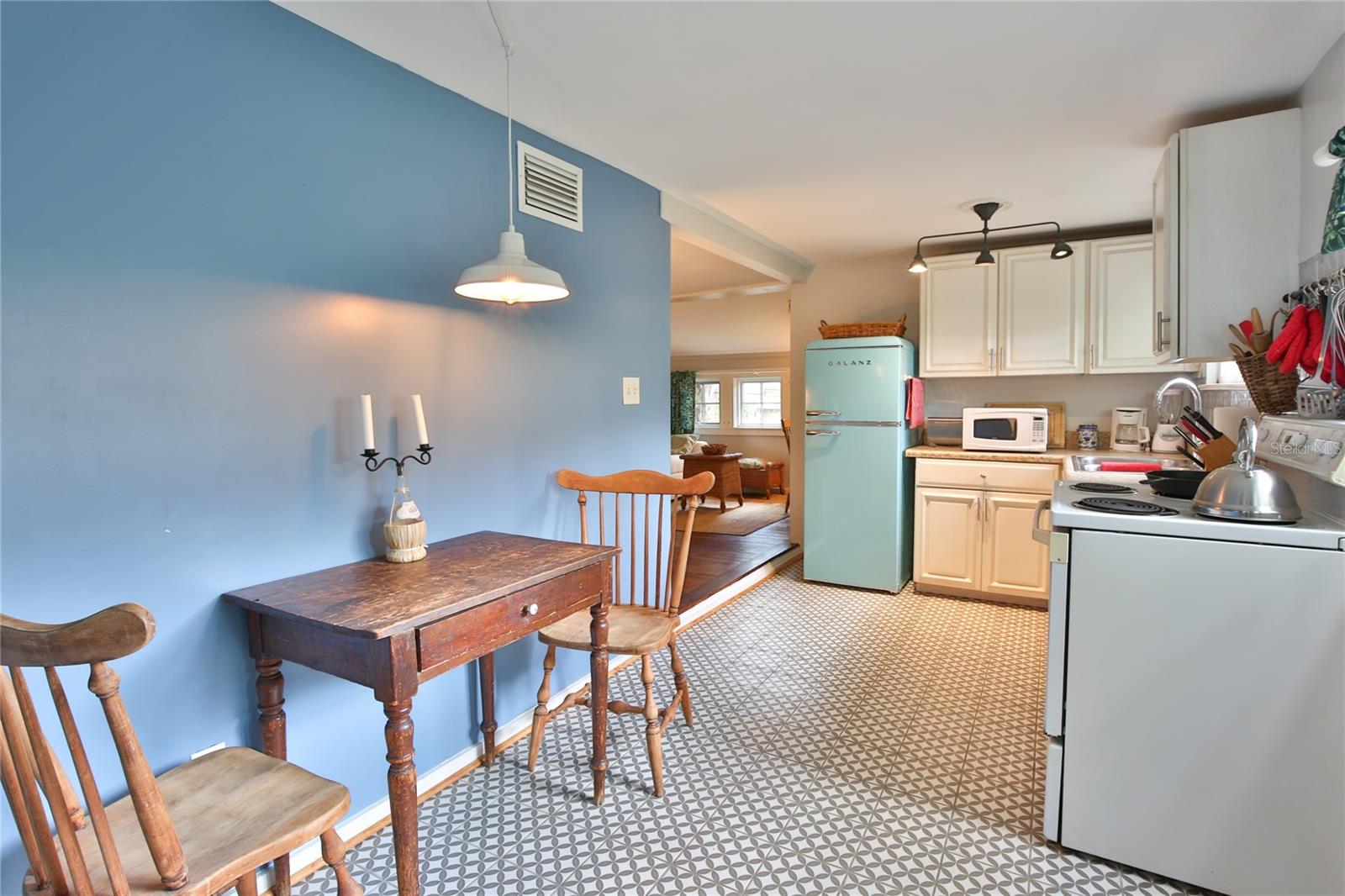 Image 31 of 66 For 708 42nd Street