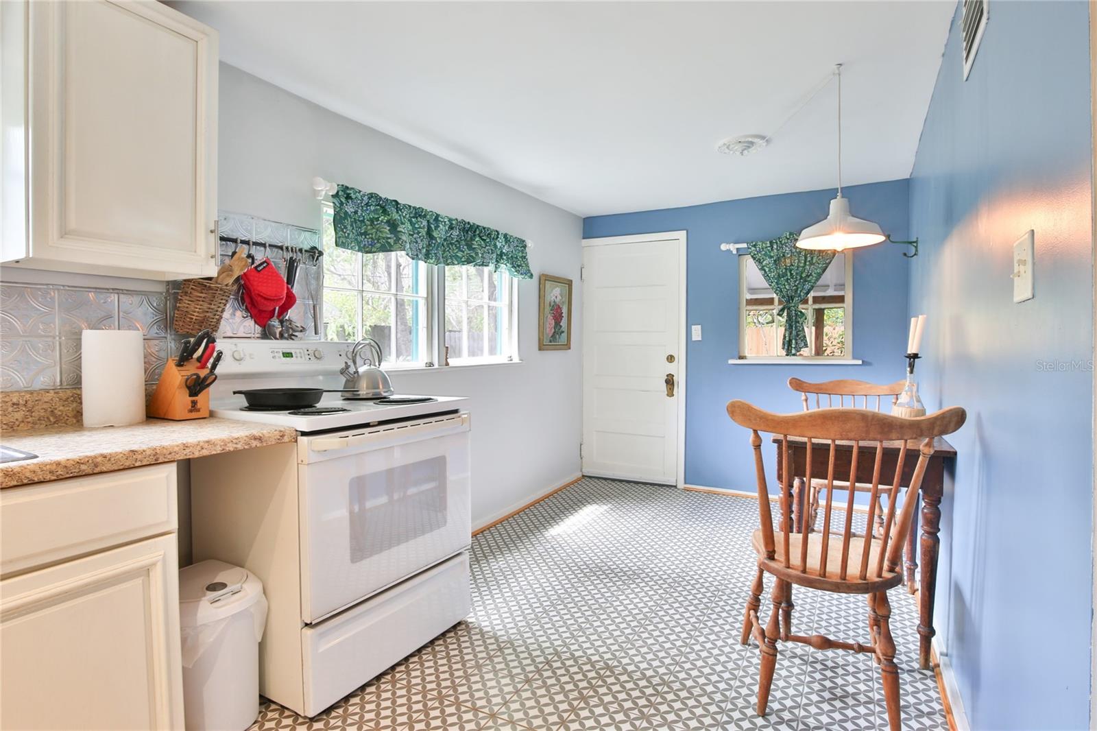 Image 34 of 66 For 708 42nd Street