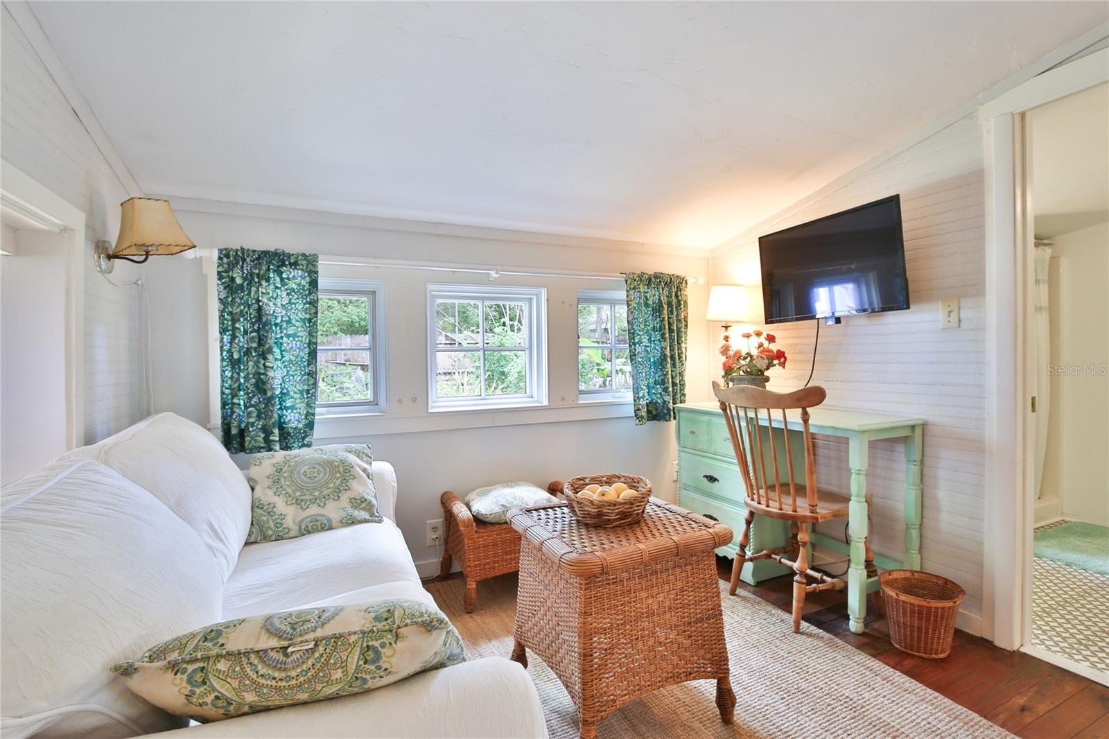 Image 37 of 66 For 708 42nd Street