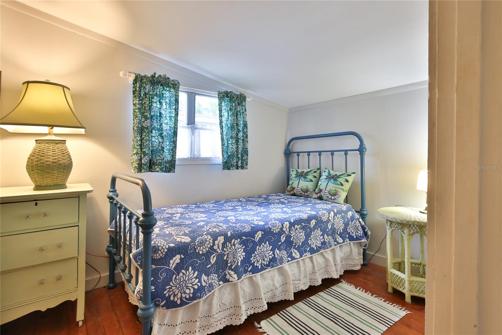 Image 40 of 66 For 708 42nd Street