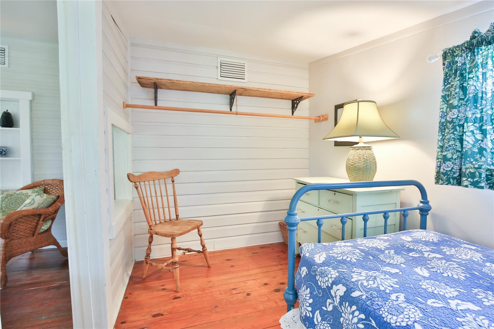 Image 42 of 66 For 708 42nd Street