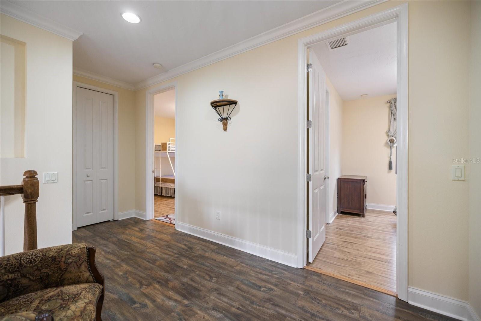 Image 18 of 41 For 6120 27 Street E