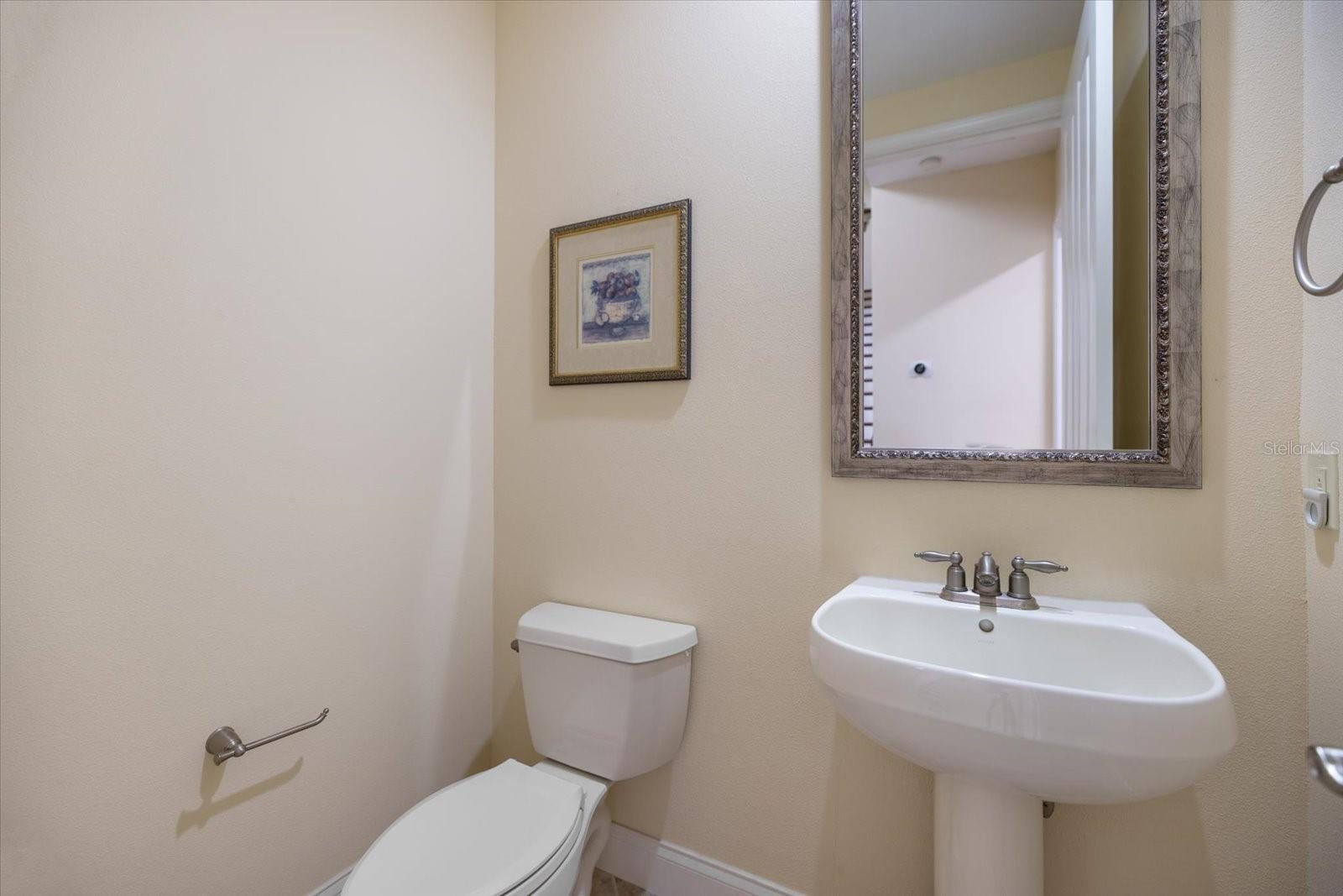 Image 27 of 41 For 6120 27 Street E