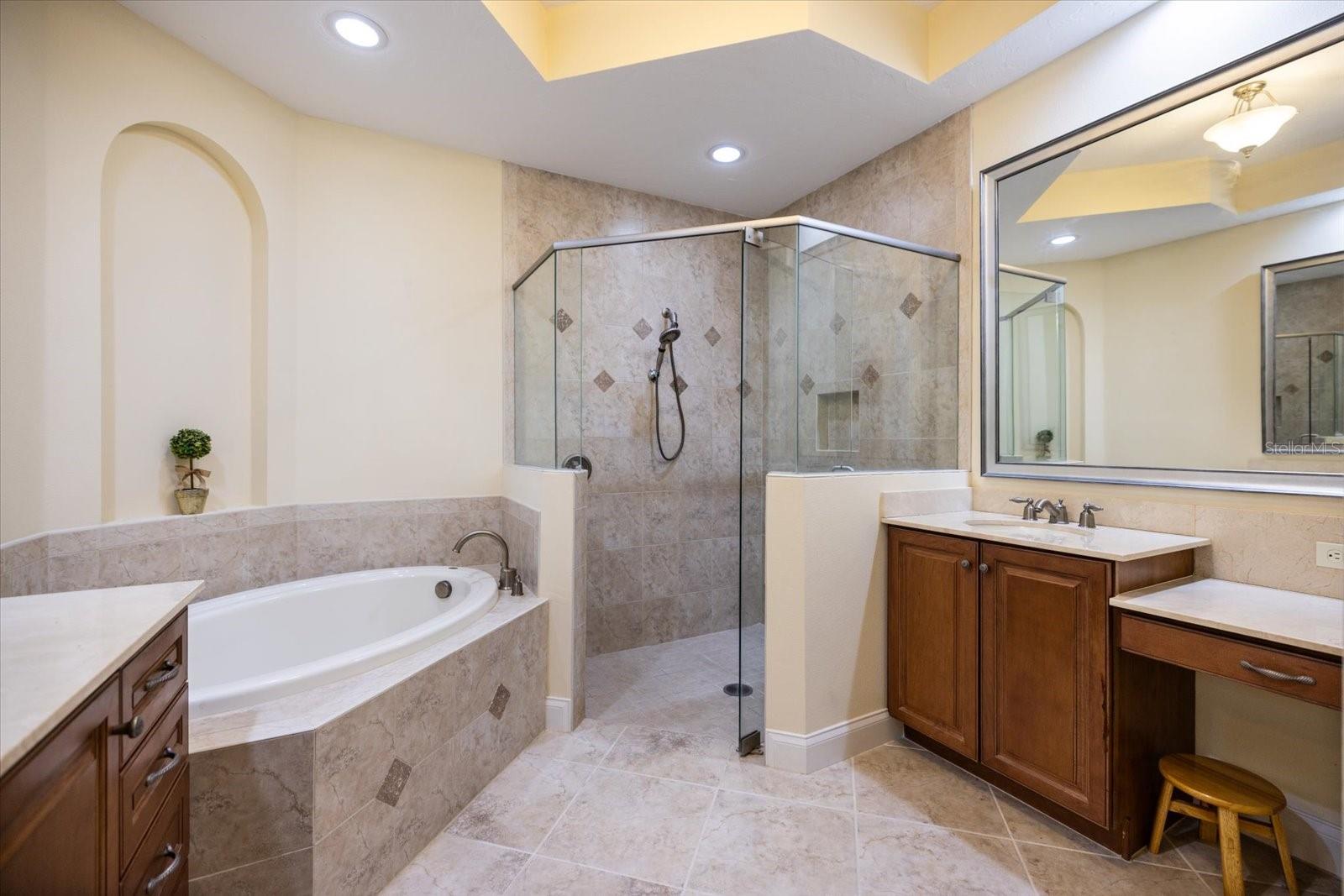 Image 33 of 41 For 6120 27 Street E