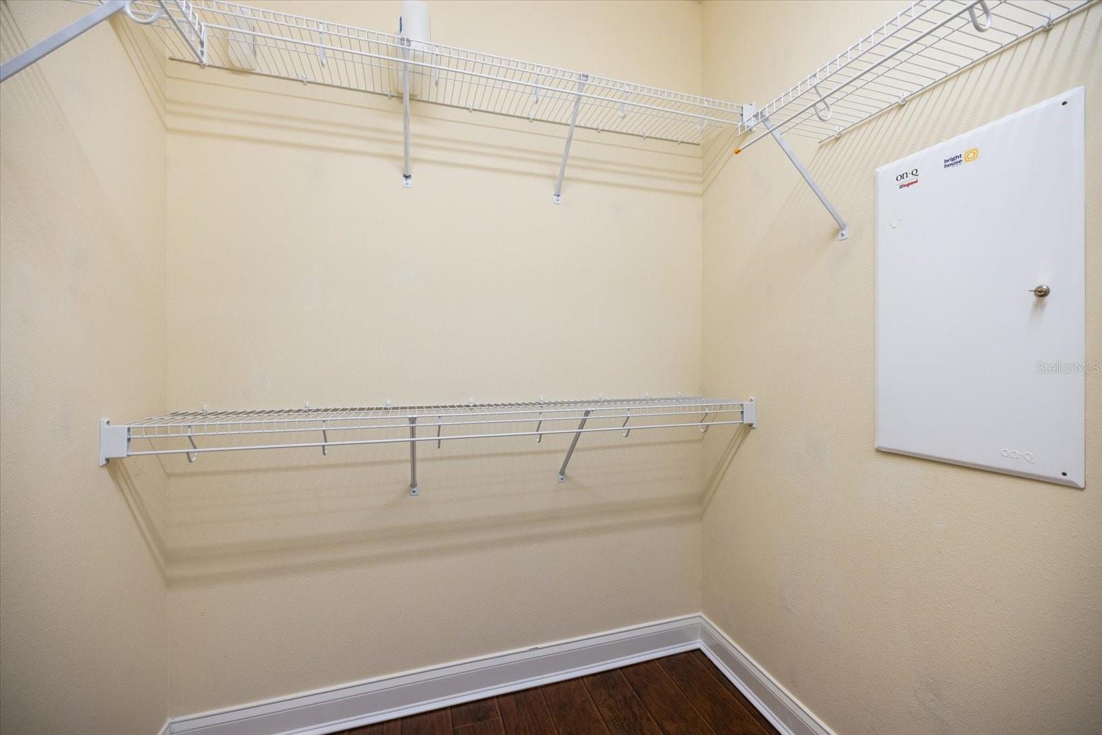 Image 38 of 41 For 6120 27 Street E