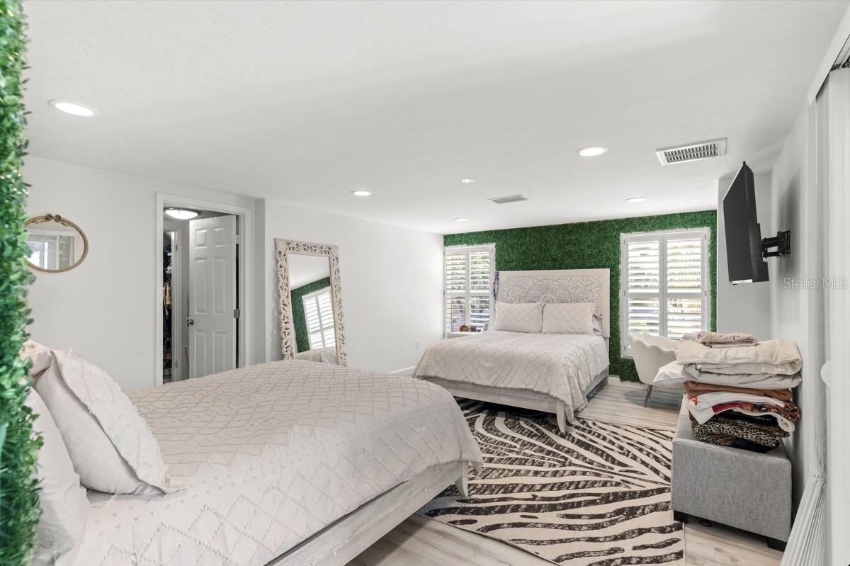 Image 13 of 49 For 765 Siesta Key Circle