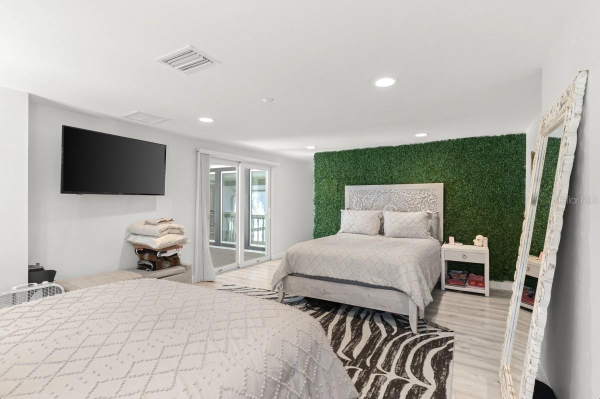 Image 19 of 49 For 765 Siesta Key Circle