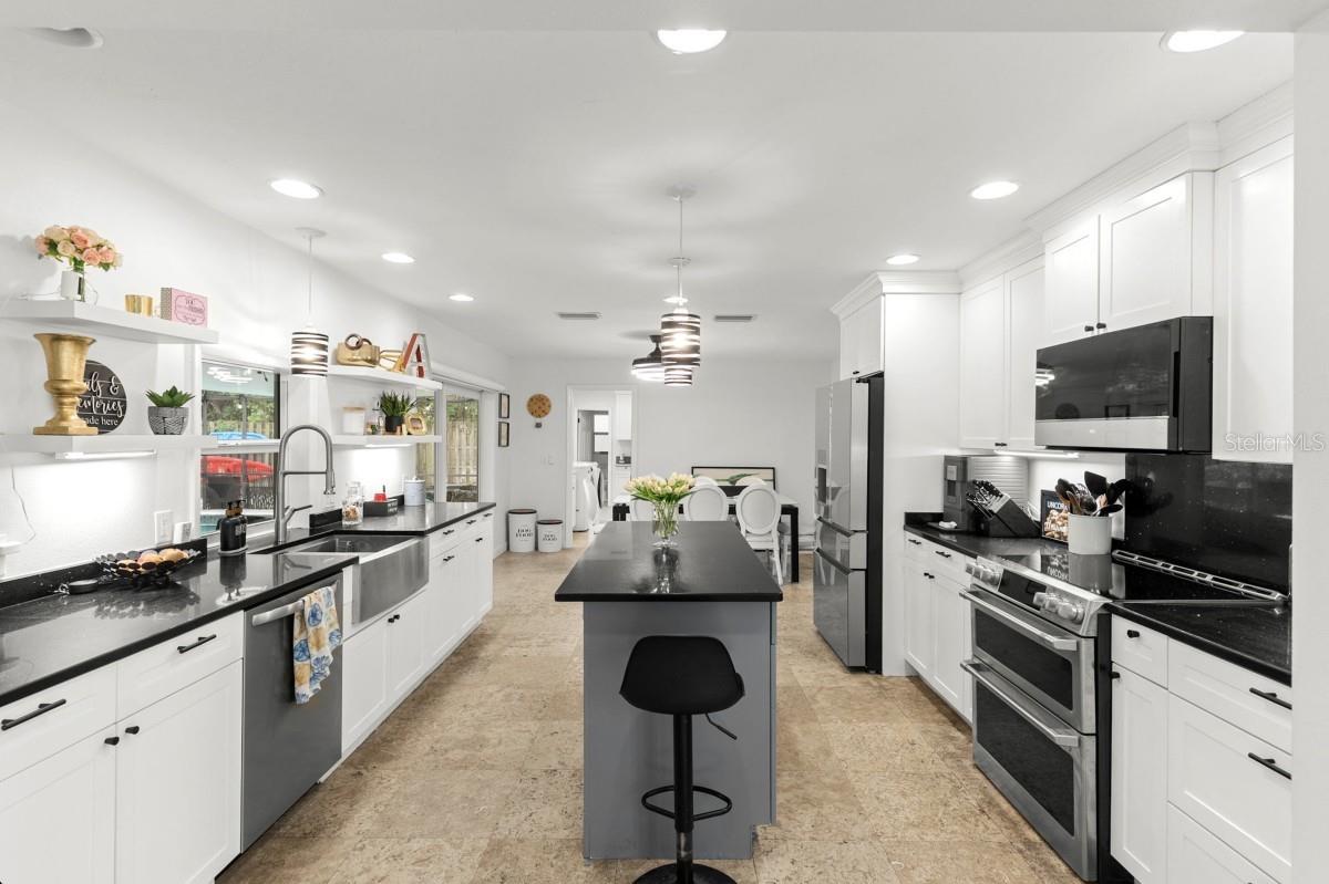 Image 28 of 49 For 765 Siesta Key Circle