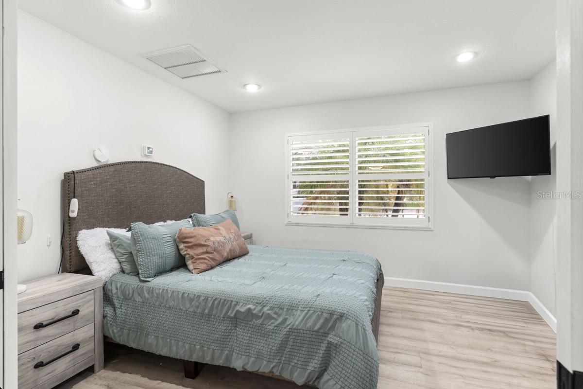 Image 30 of 49 For 765 Siesta Key Circle