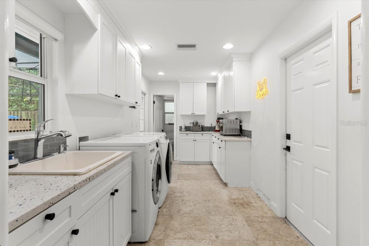 Image 35 of 49 For 765 Siesta Key Circle