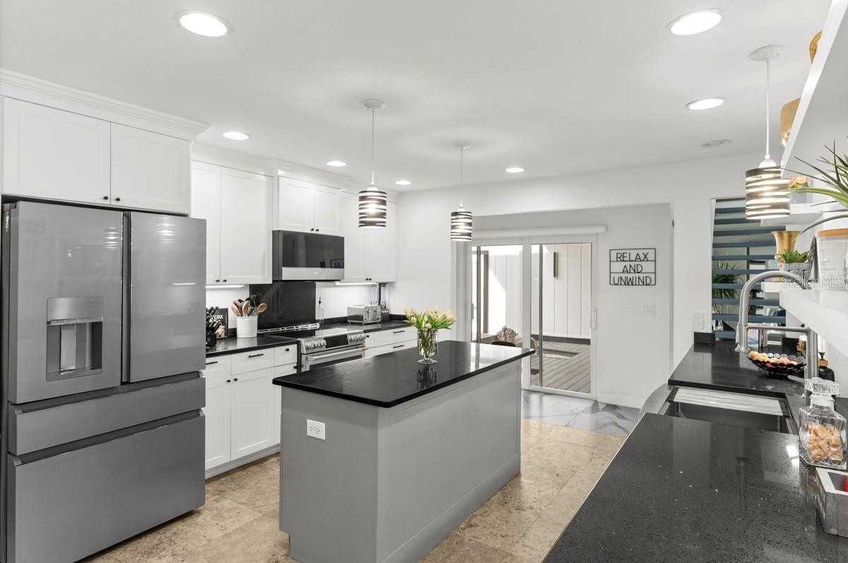 Image 36 of 49 For 765 Siesta Key Circle