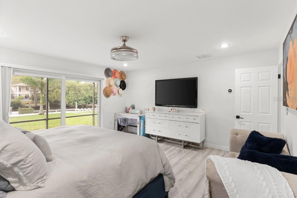 Image 37 of 49 For 765 Siesta Key Circle