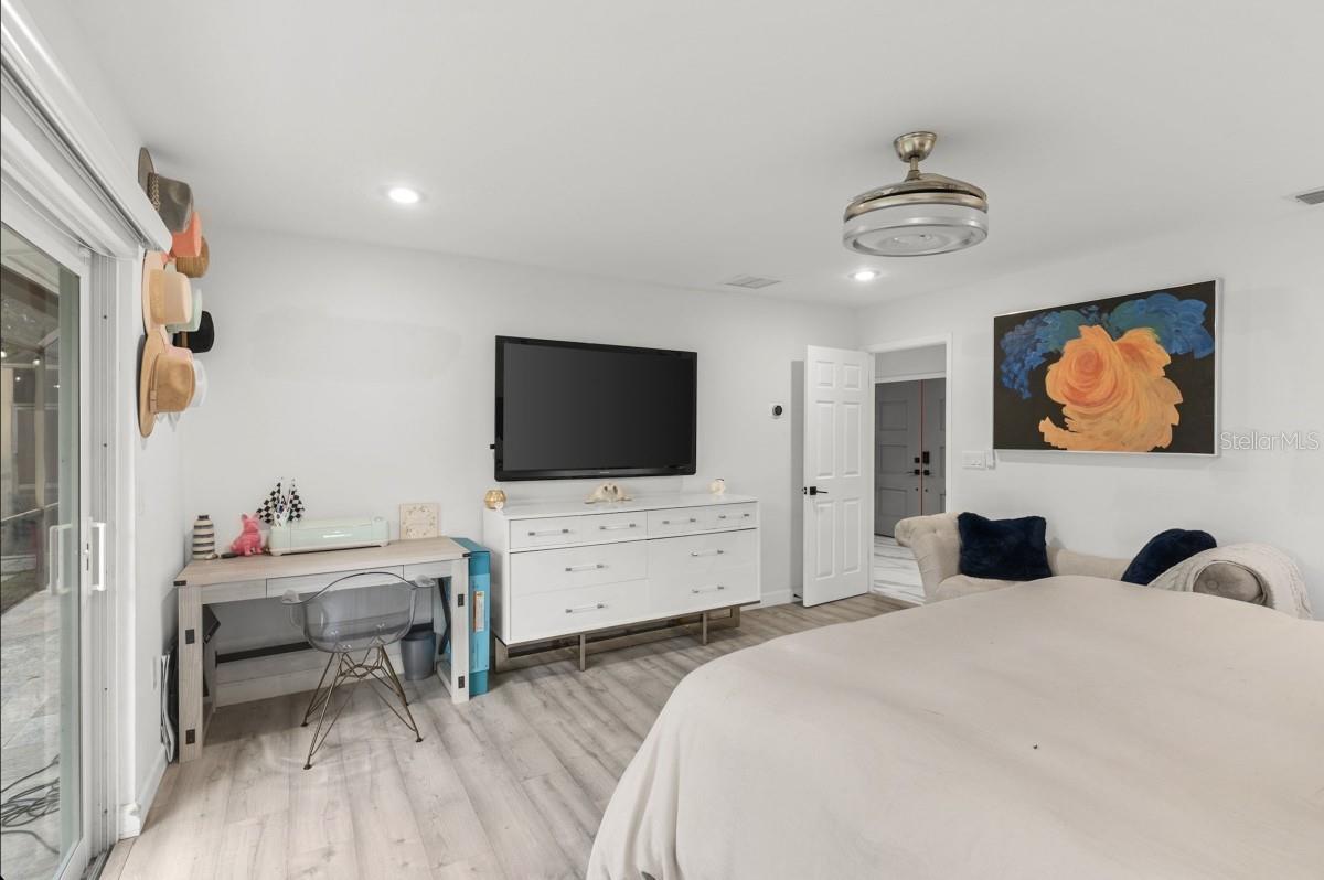 Image 38 of 49 For 765 Siesta Key Circle