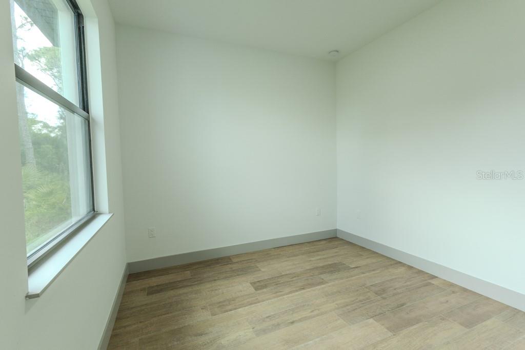 Image 14 of 22 For 5438 Sylvania Avenue